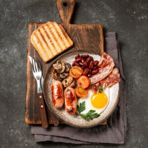 English Breakfast (Toast, sausage, bake beans, Tomatoes, Eggs)